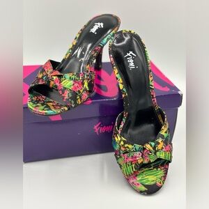 Fioni Margot Tropical Satin Heels 5.5 size
